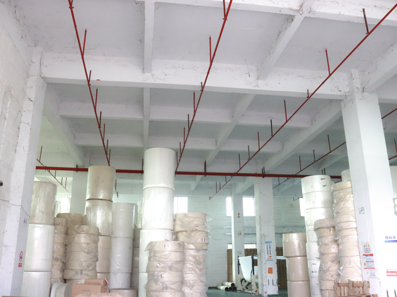 instalação de armazenamento de armazém de rolo de papel higiênico enorme de fábrica